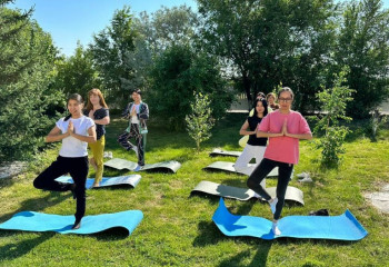 Йогу и медитации внедряют в карагандинских колониях, чтобы снизить стресс у сотрудников и осужденных