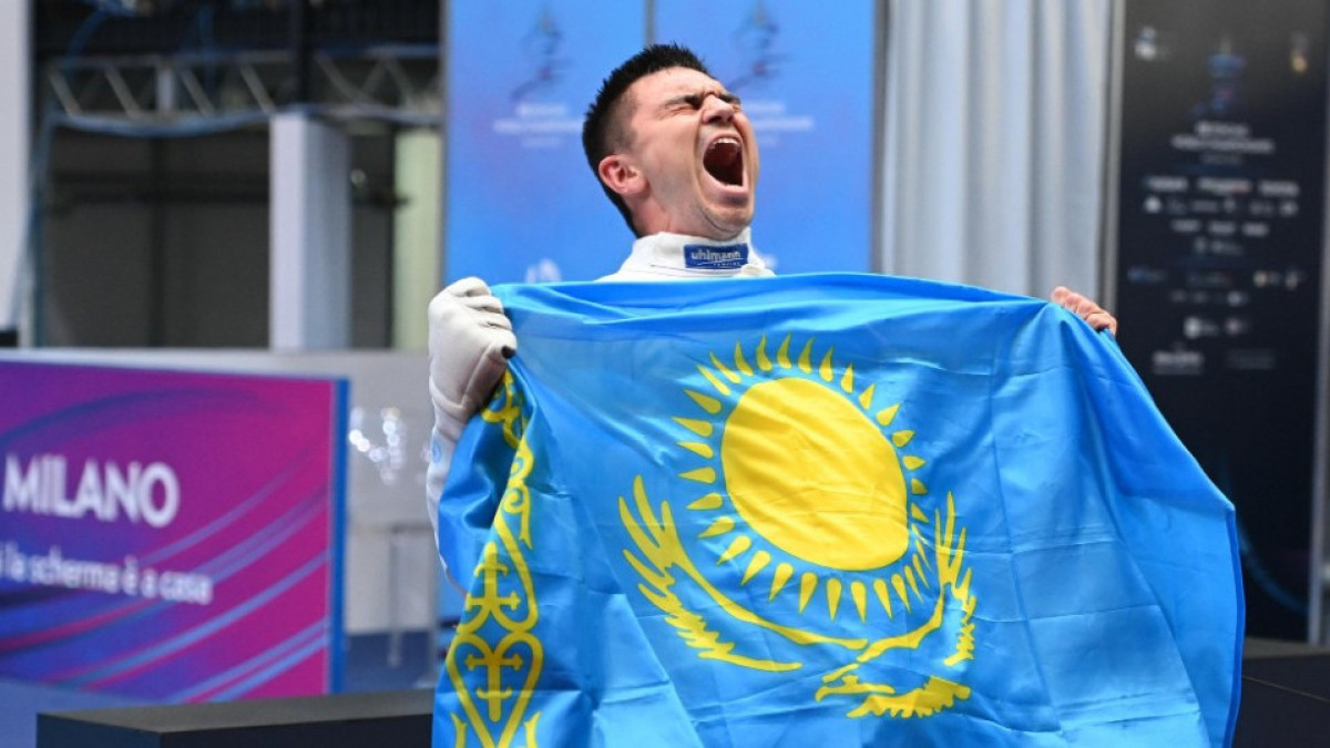 Медаль мирового первенства завоевал казахстанский фехтовальщик