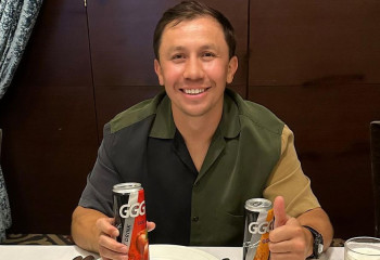 Головкин ет жеп, қымыз ішіп жүр