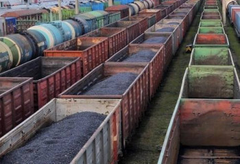 На грузовом поезде прокатились иностранные туристы