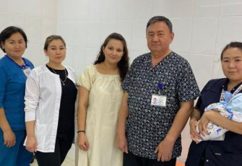 Бауырына трансплантация жасалған науқас сәбиін дүниеге әкелді