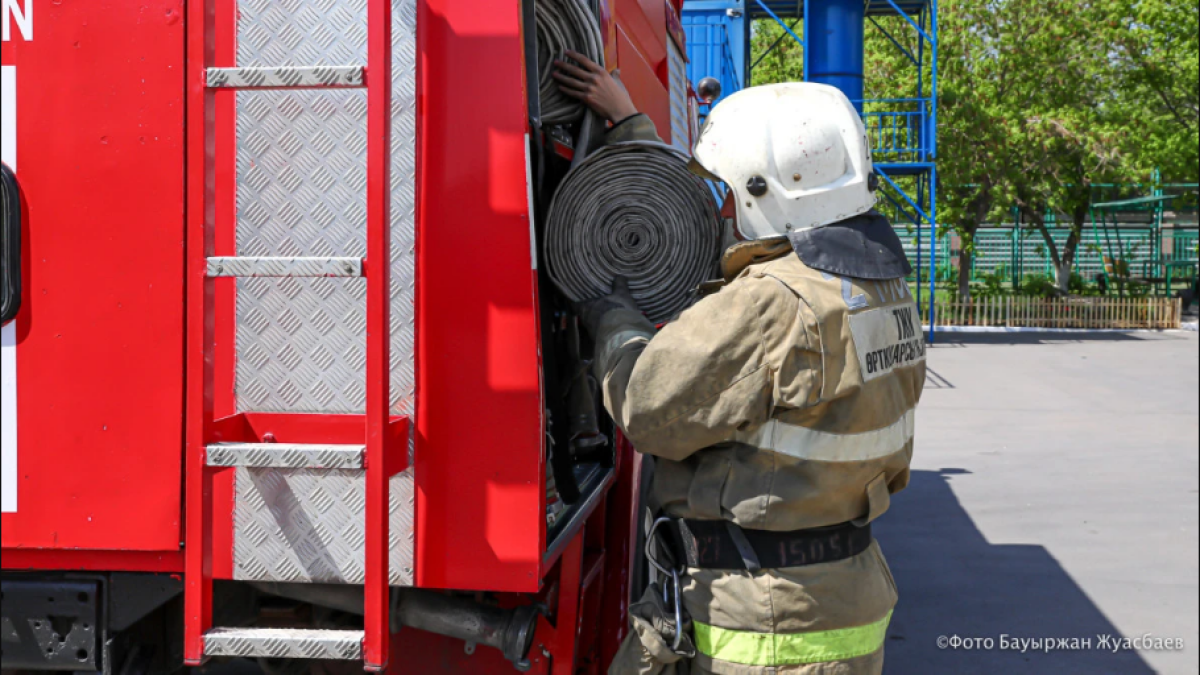 В Улытауской области загорелся сухостой на 2000 га
