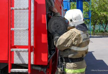 В Улытауской области загорелся сухостой на 2000 га