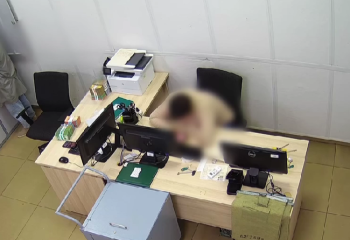 Банк қызметкері қоймадан ұрлаған 600 млн теңгесін букмекерлік кеңседе ұтылып қалған