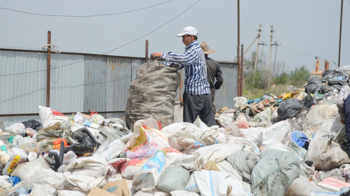 Казахстанцы стали сортировать мусор на 3% чаще - аналитики