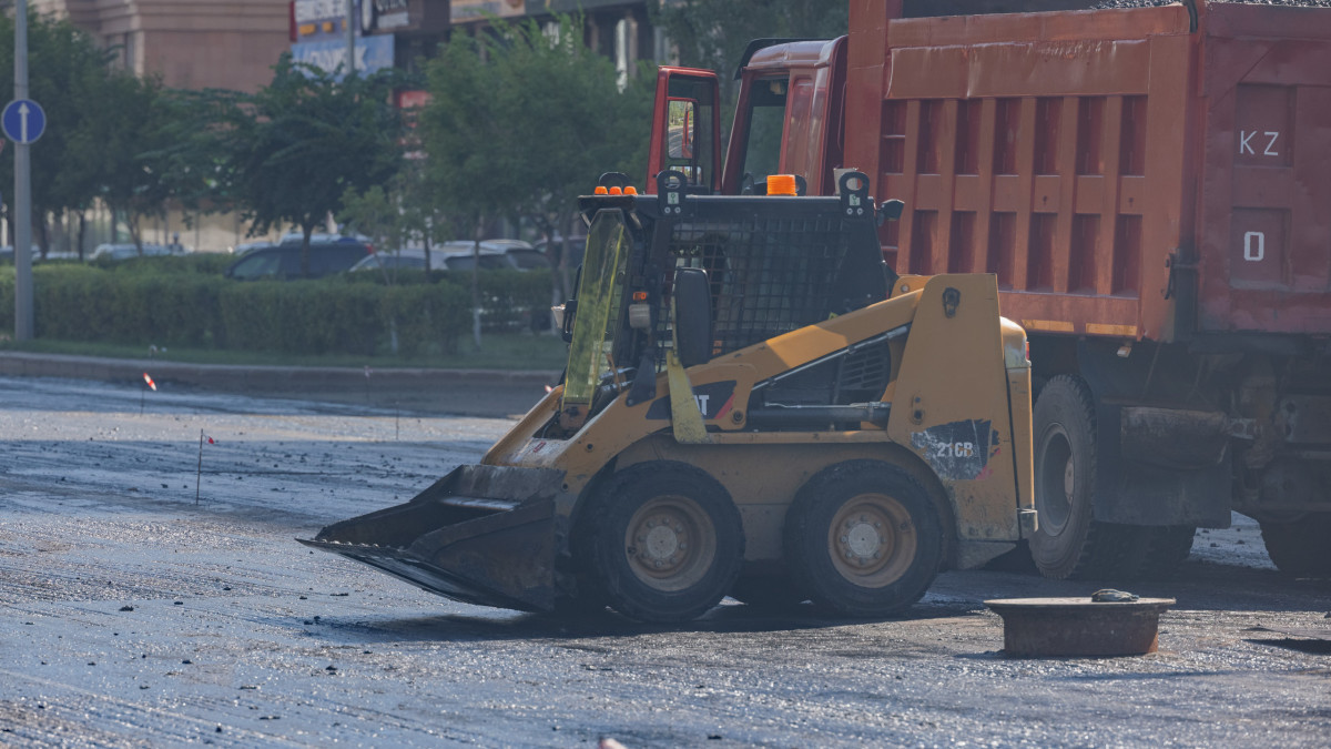 Участок проспекта Республики закрыт на ремонт в Астане