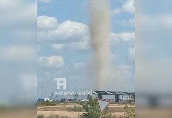 Торнадо сняли на видео в Астане