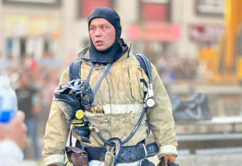 Алматыдағы өрт. Өрт сөндірушілер ондаған адамды құтқарды