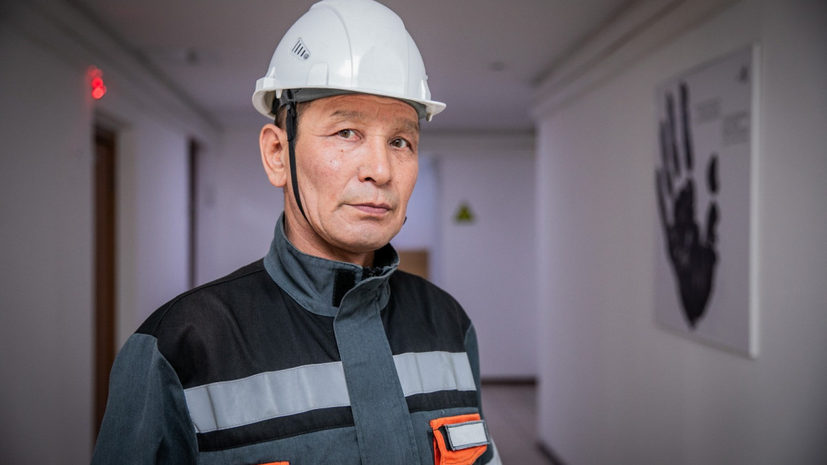 Казахстанский металлург с 30-летним стажем рассказал, как попал в профессию