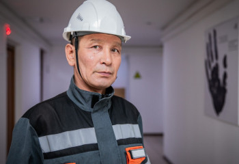 Казахстанский металлург с 30-летним стажем рассказал, как попал в профессию