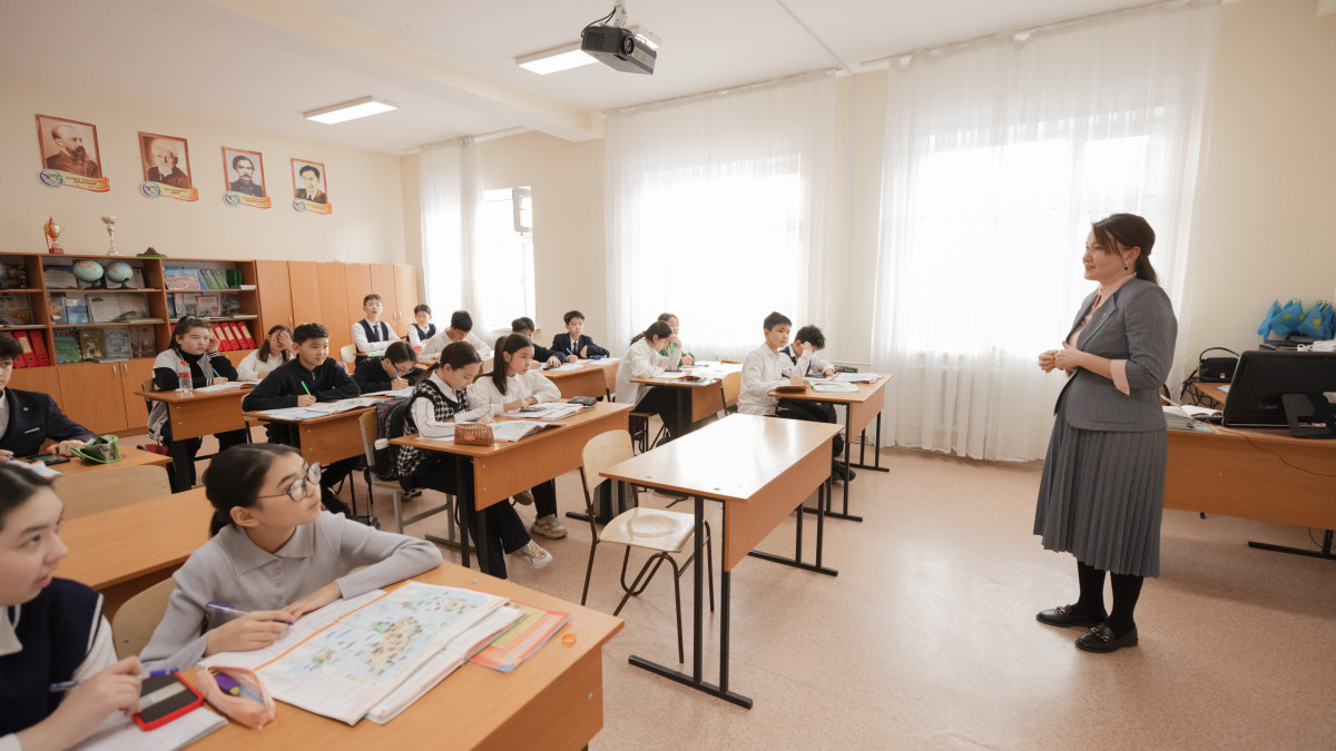 Конкурс на звание «Лучшего педагога» проходит в Казахстане