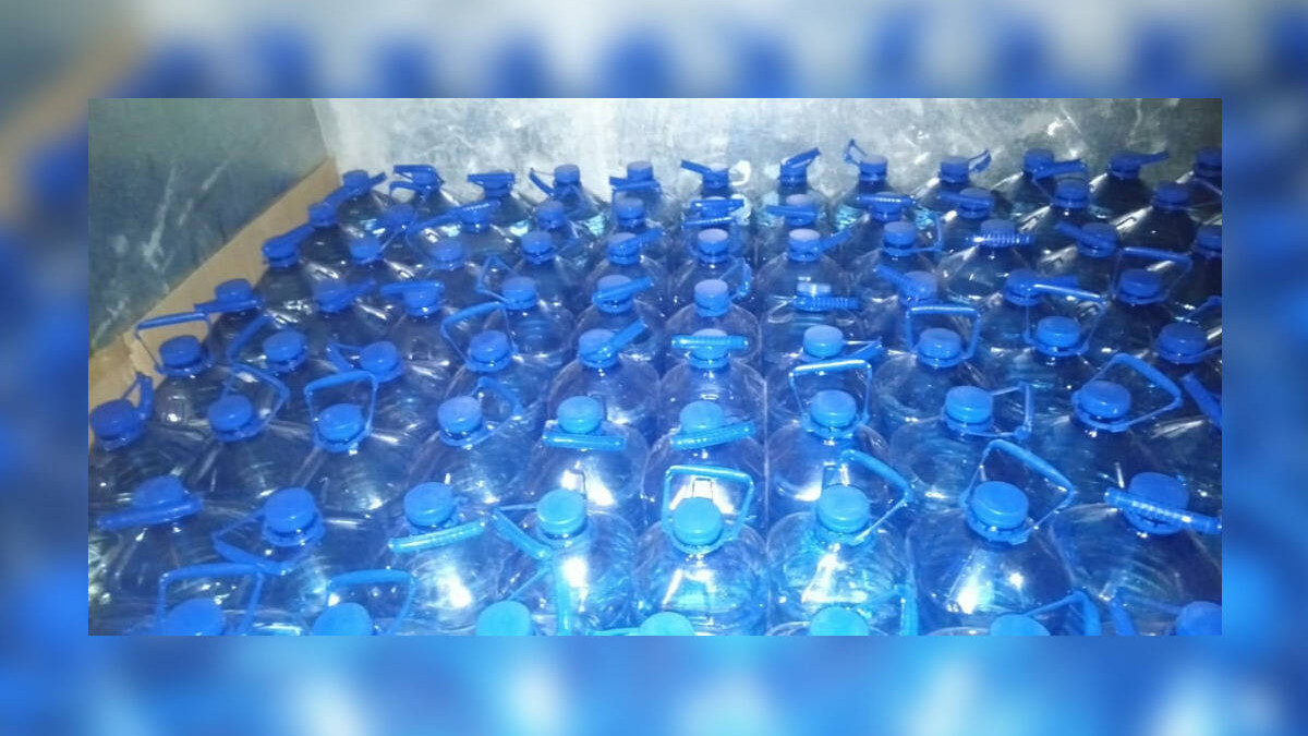 500 пятилитровых бутылок контрафактного алкоголя нашли полицейские СКО в авто местного жителя