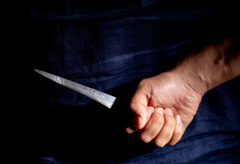 Қызылордада полиция қызметкерін пышақтап кетті