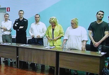 Алексея Навального приговорили к 19 годам колонии по делу об экстремизме