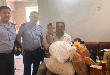 Полицейские области Абай оказали социальную помощь многодетным семьям