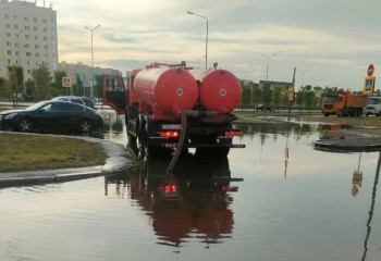 Астана көшелерін жаңбыр суынан тазартуға 100-ден астам техника жұмылдырылды