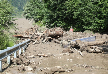 Мэр Тбилиси сообщил о полном уничтожении курорта Шови