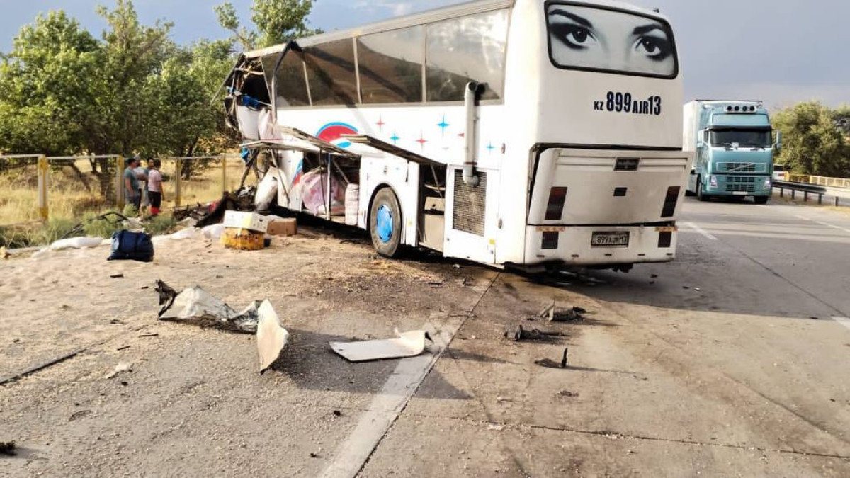 ДТП в Туркестанской области: 2 погибших, 17 пострадавших