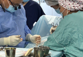 В Кыргызстане провели открытую операцию по протезированию мужского органа