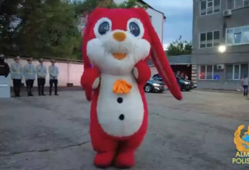 Дети погибших на службе полицейских отдохнули на Иссык-Куле со своими мамами