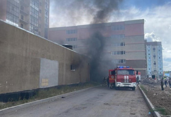 Астанада паркингте тұрған көлік өртенді