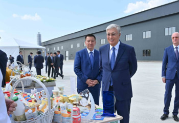 Глава государства посетил выставку продукции предприятий Павлодарской области