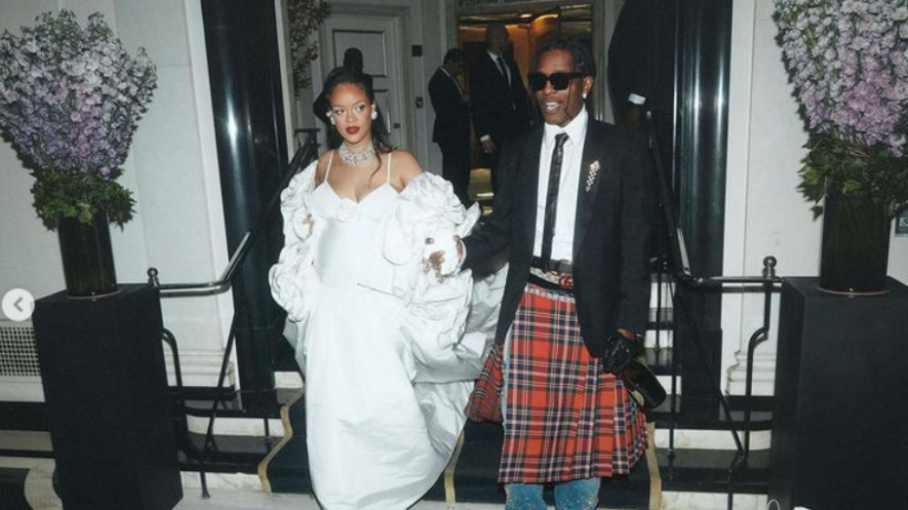  instagram.com/badgalriri 