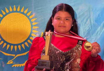 11-летняя Медина Кузембаева из Актобе заняла первое место на вокальном конкурсе в Македонии