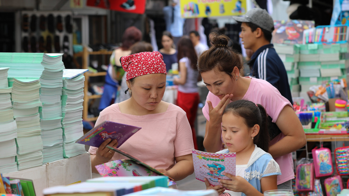 Более 132 тысяч новых ученических мест появится в казахстанских школах в новом учебном году