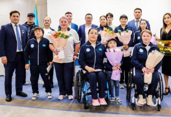 Столичных параспортсменов поздравили с профессиональным праздником