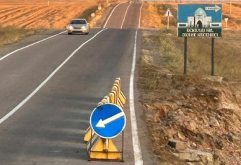 На трассе Уштобе – Талдыкорган выставлены дорожные знаки