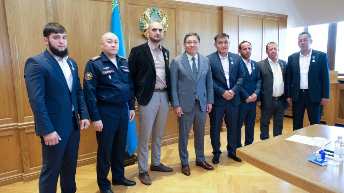 В Алматы прошла церемония награждения, спасавших людей при пожаре в микрорайоне Аккент