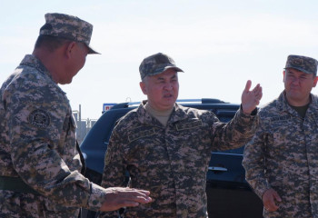 Замминистра обороны посетил военные объекты в Актюбинском, Актауском и Бейнеуском гарнизонах