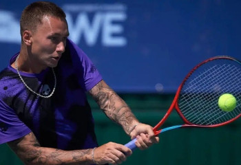 Теннисист Денис Евсеев вышел в четвертьфинал 