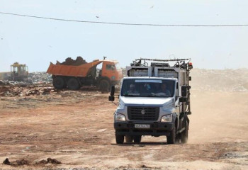 В Актобе начали засыпать мусорный полигон