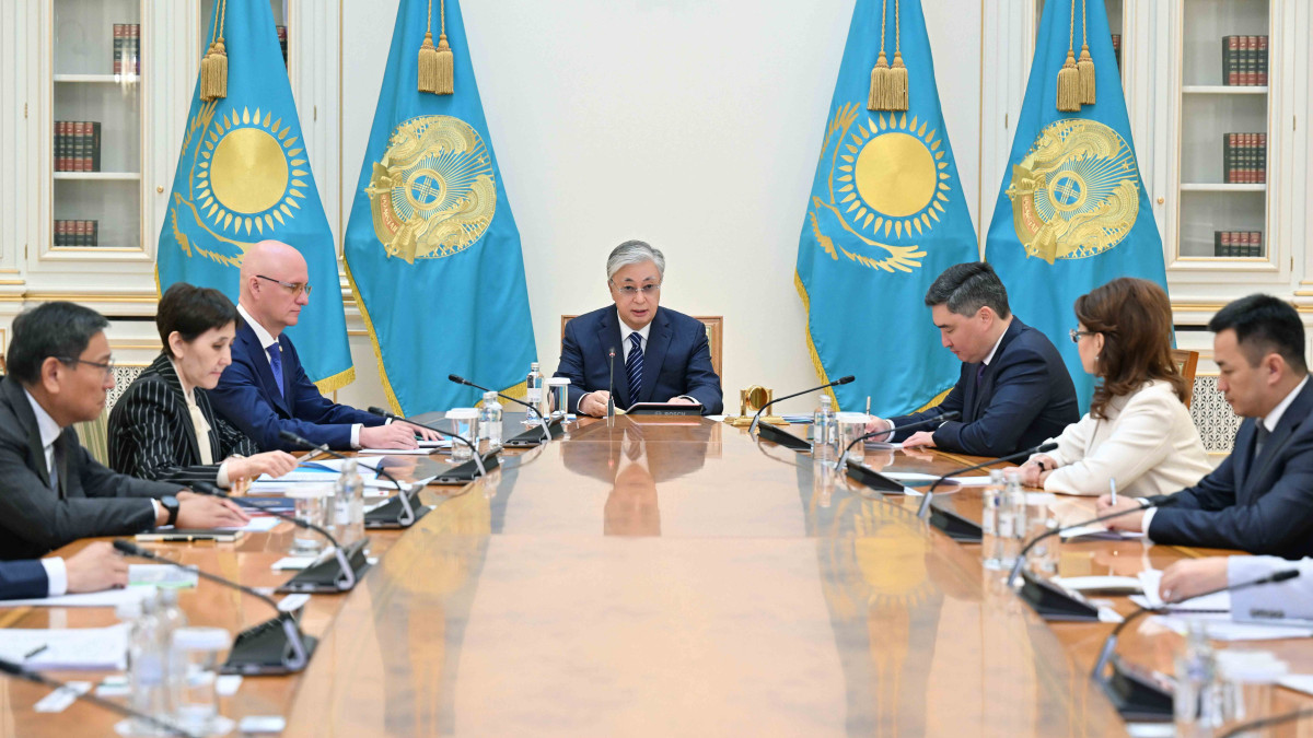 Как будет развиваться Алматы: Президент провел совещание в мегаполисе