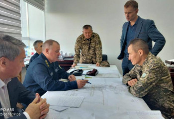 Министр по ЧС Сырым Шарипханов провел рабочее совещание на шахте «Казахстанская»