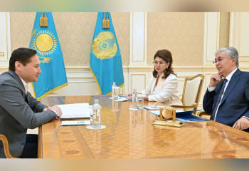 Президент «Қазақфильм» төрағасы Азамат Сатыбалдыны қабылдады