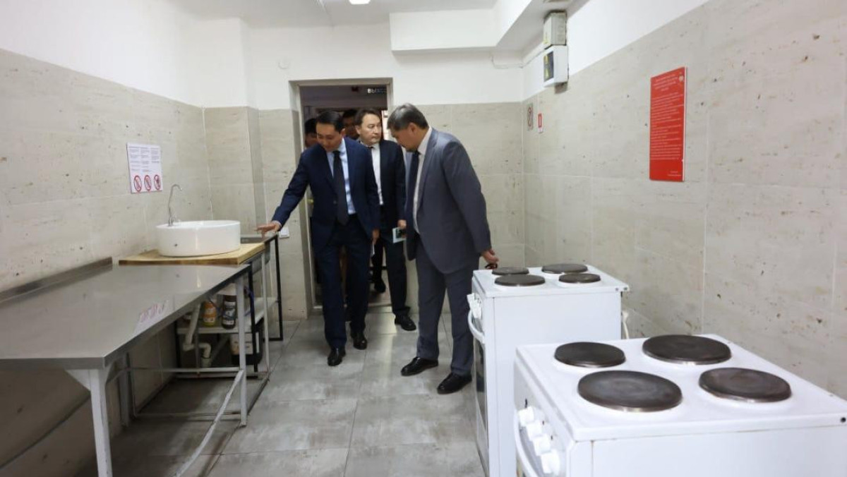 Министр науки и высшего образования РК Саясат Нурбек проверил готовность к новому учебному году общежитий "Satbayev University"