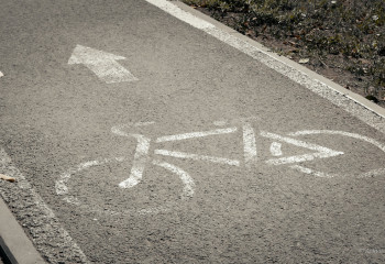 Акимат Астаны решил убрать участок велодорожки в районе проспекта Мәңгілік ел