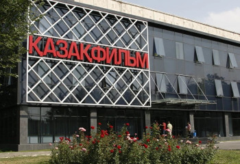 Үш жылда отандық киноға 17 млрд теңге бөлінген. «Қазақфильмнің» фильмдері неге сұранысқа ие емес?