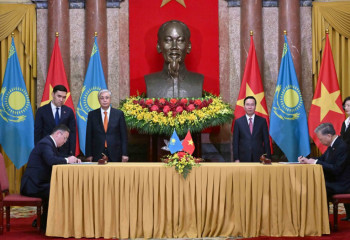 Тоқаевтың Вьетнамға ресми сапары барысында қандай құжаттарға қол қойылды