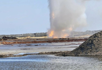 Количество метана зашкаливает: Мангистауская область загрязняется из-за горящей скважины