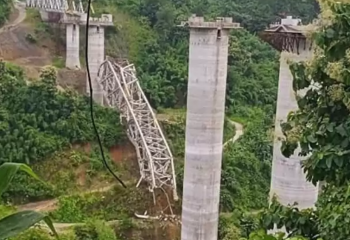 Үндістанда көпір құлап, 17 жұмысшы көз жұмды