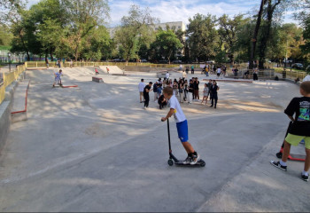 Самую большую в городе скейт-площадку открыли в Алматы