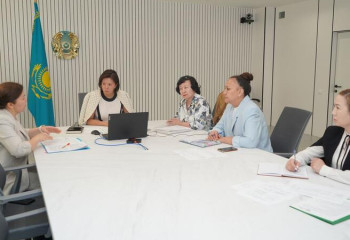 На нотариусов и адвокатов пожаловались казахстанцы вице-министру юстиции