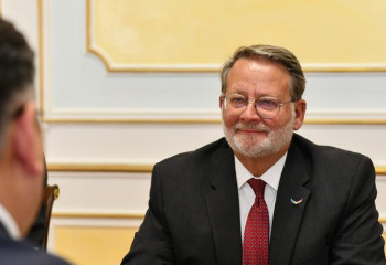 Глава МИД Казахстана встретился с председателем комитета Сената США