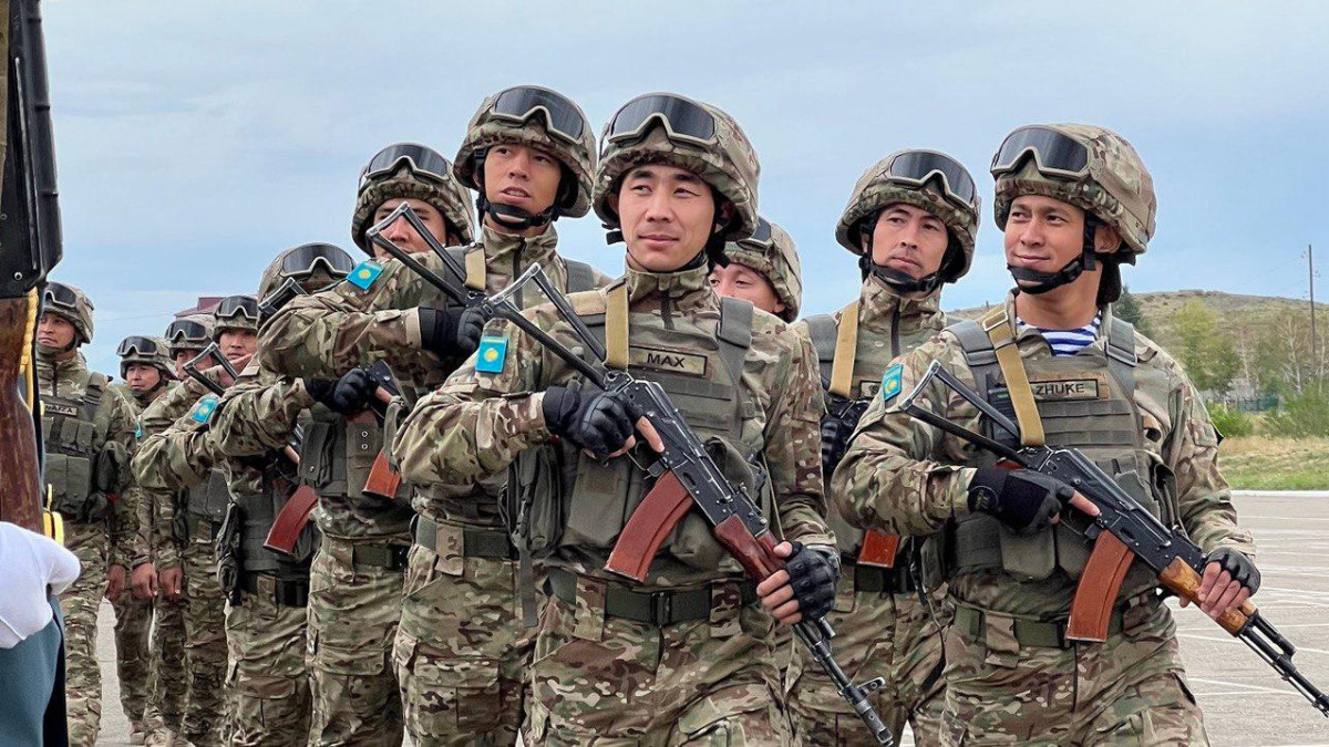 Казахстан и Пакистан провели военные учения