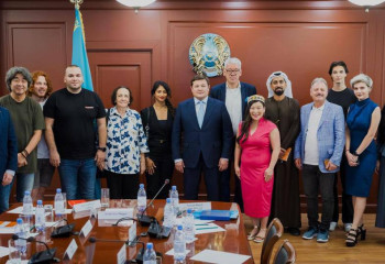 Асхат Оралов встретился с журналистами из 10 стран