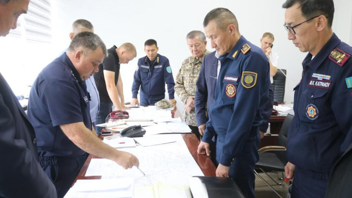 Полное и объективное расследование поручил провести на шахте "Казахстанская" министр по ЧС